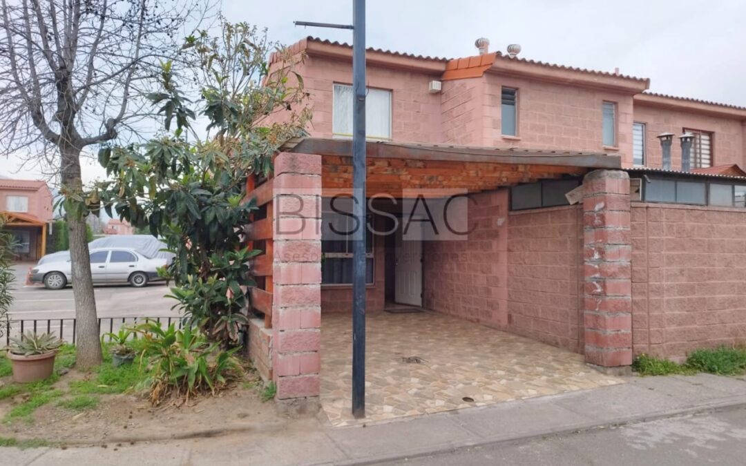 ¡Ideal para tu familia! Casa en condominio seguro y con excelente ubicación UF 2.775.